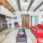 2 Bedroom Beautiful In Holiday home Pierrefiche (Aveyron)