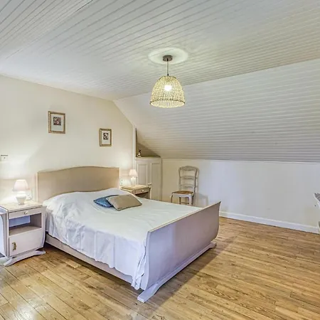2 Bedroom Cozy In