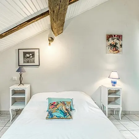 2 Bedroom Cozy In Prázdninový dům *