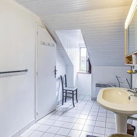 Prázdninový dům 2 Bedroom Cozy In *